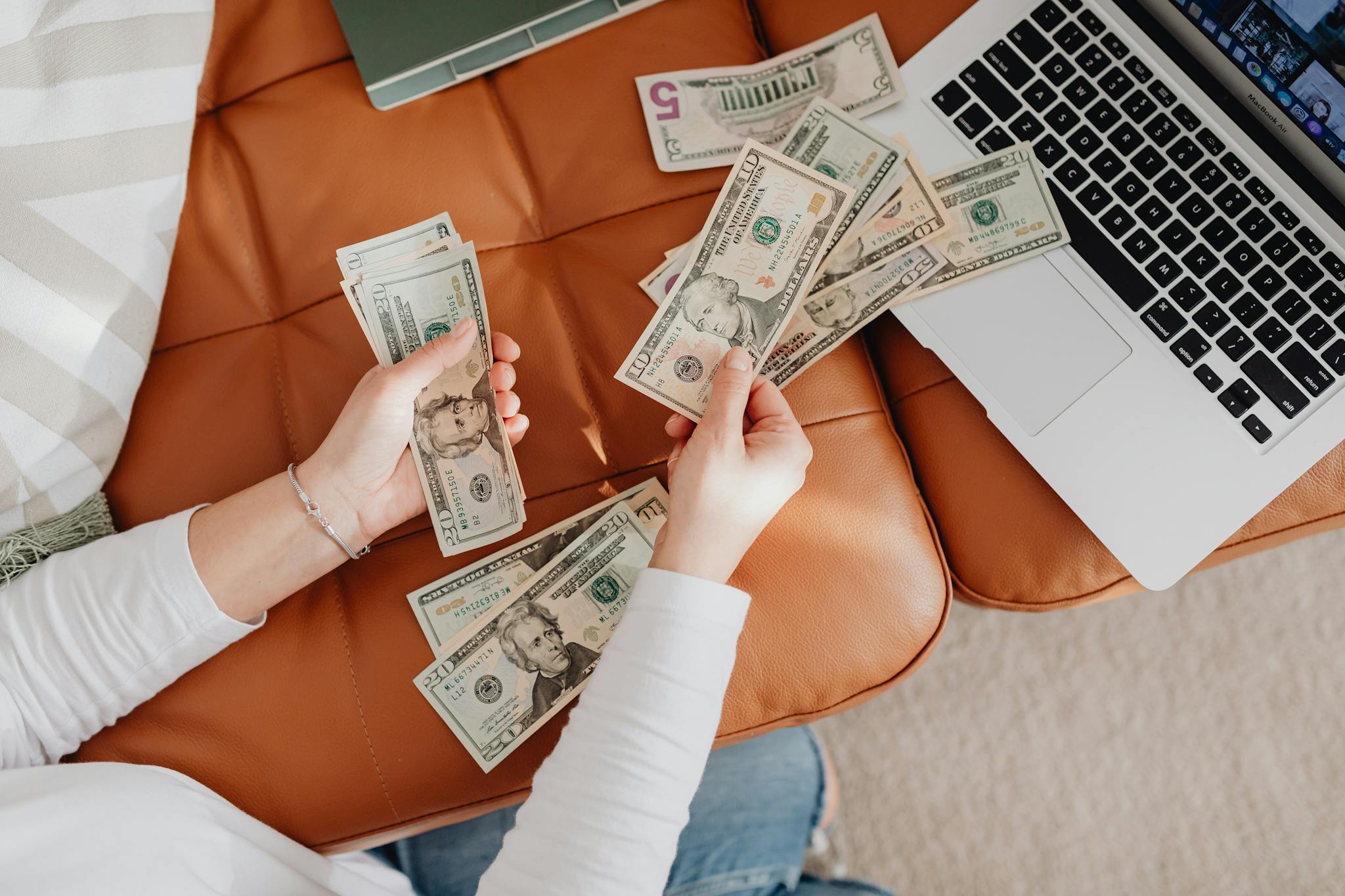 smart budgeting tips for grad students